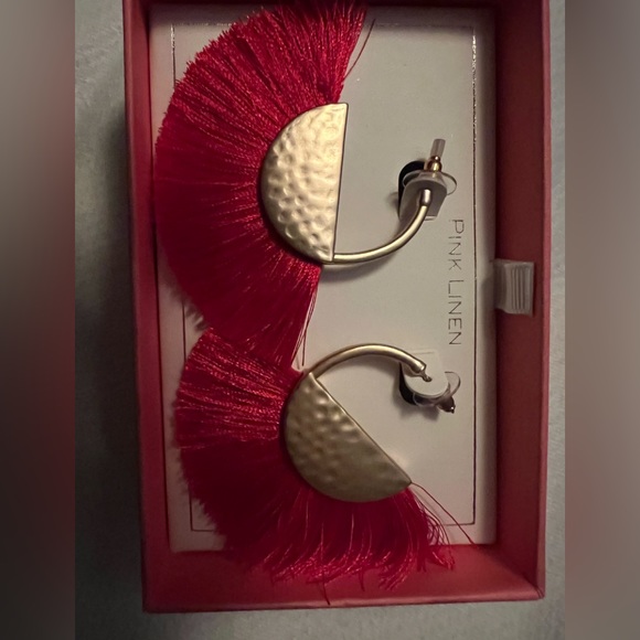 Goldtone with red fringe earrings - Picture 1 of 2